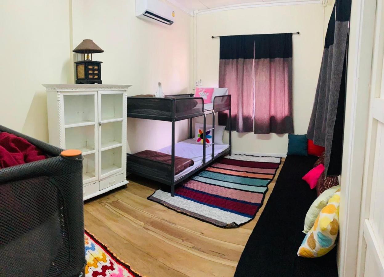 Baan Mae Somkid Homestay Sukhothai Exteriör bild