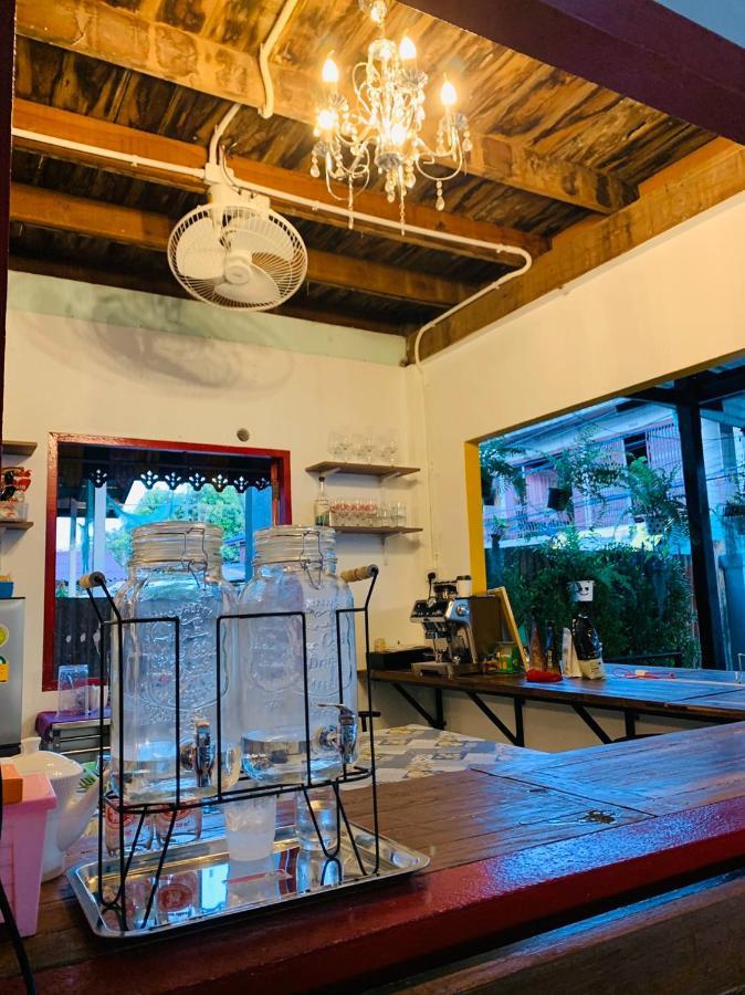 Baan Mae Somkid Homestay Sukhothai Exteriör bild